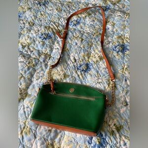Anne Klein green handbag like new
